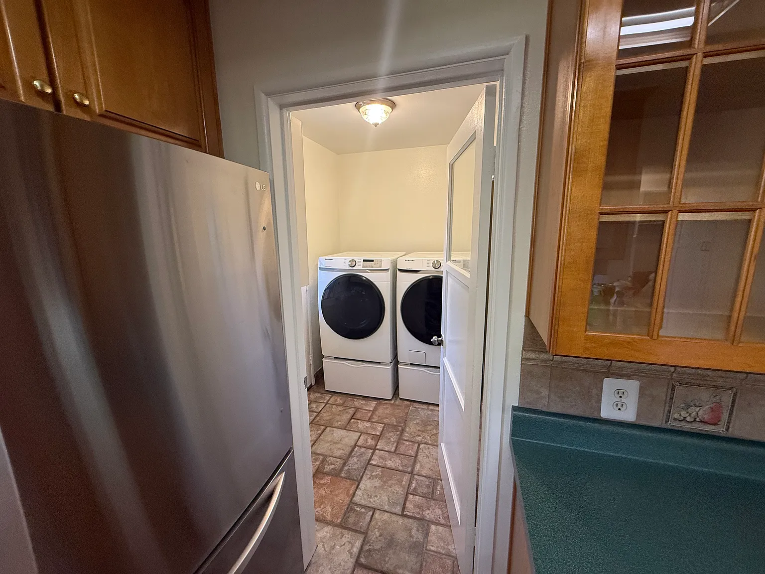 3 bed, 1200 sqft, $3,600 — Photo 4