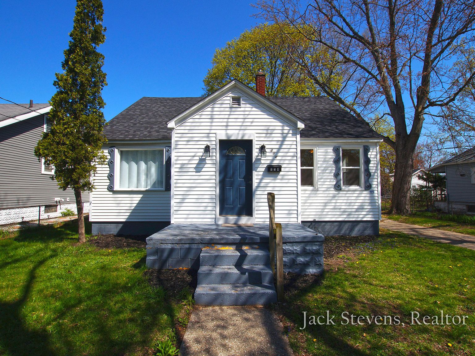 694 E Isabella Ave, Muskegon, MI 49442 | Zillow