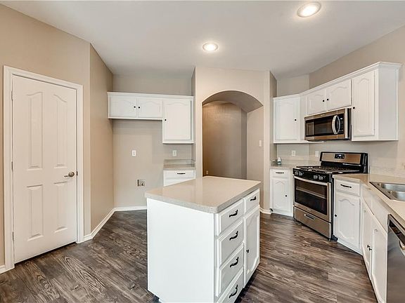 5th image of 5105 Bedfordshire Dr