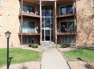 9143 Olson Memorial Hwy APT 203, Golden Valley, MN 55427