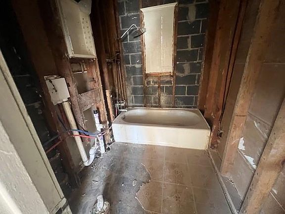 5th image of 1220 E 80th St