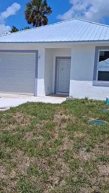 3 bed, 1325 sqft, $2,000 — Photo 1