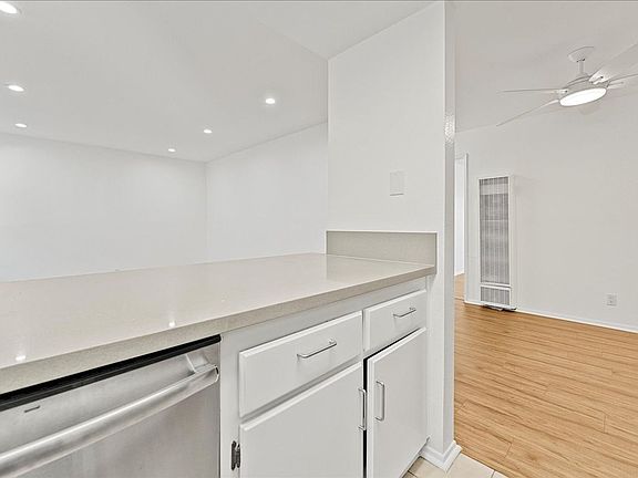 5th image of 631 E Elk Ave APT 2