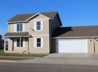 710 14th St SE, Mandan, ND 58554