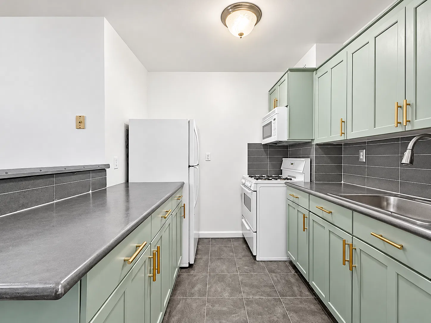 265 Saint James Pl — Photo 4