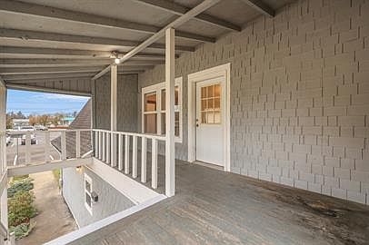Covered Deck/Side Entry