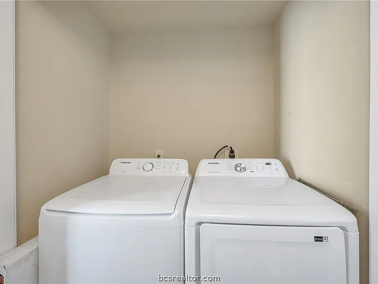 114 Lynn Dr — Photo 21