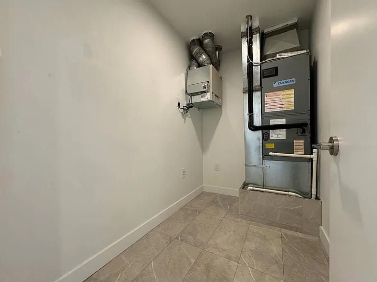 7638 Cambie St #308 — Photo 9