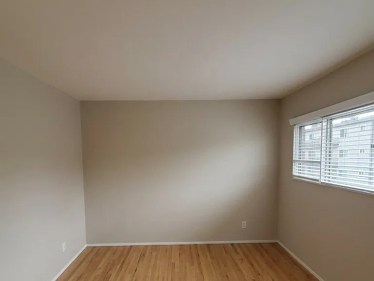 1664 Thomas Ave — Photo 6