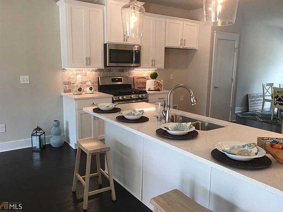2nd image of 187 Panther Point Ln