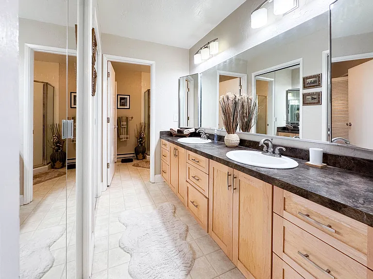 2245 Minerva Way — Photo 26
