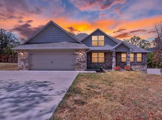 301 Eagle Crst, Poteau, OK 74953
