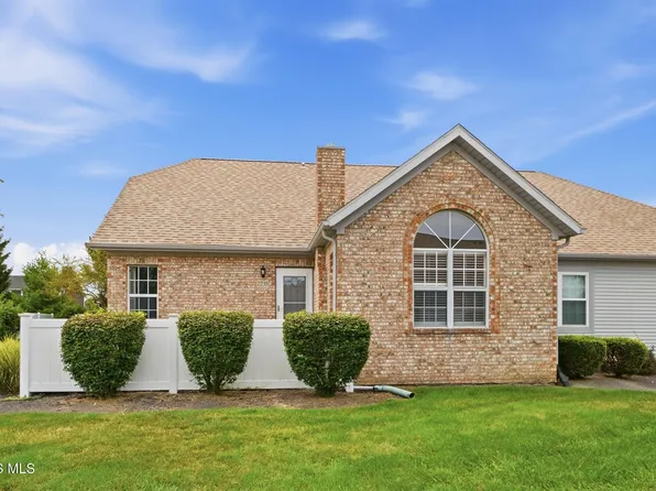 2235 Fox Run Cir #4-14, Findlay, OH 45840