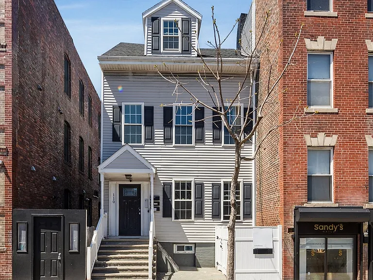 110 Chelsea St #1 — Photo 12
