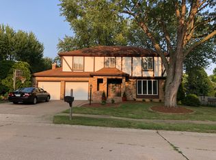4255 Newport Ct, Bettendorf, IA 52722