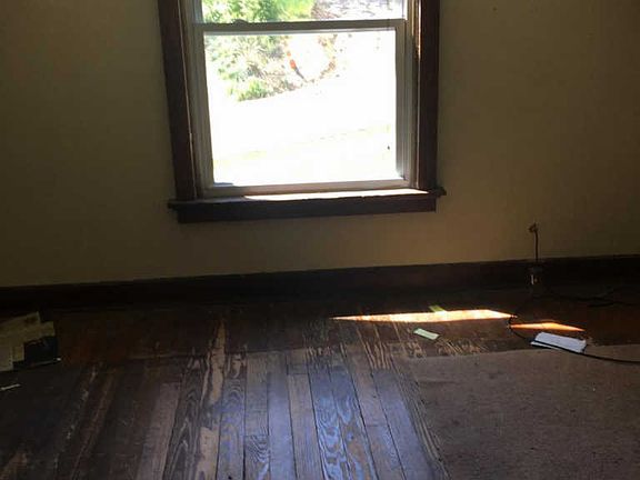 3rd image of 2048 Bickel Ave