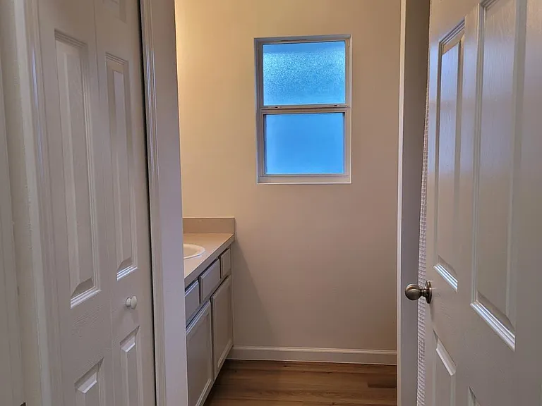 108 Findhorn Ct — Photo 36