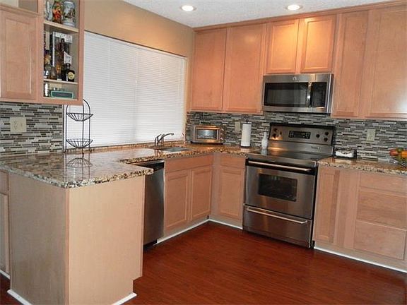 2nd image of 1221 Juniper Dr APT D