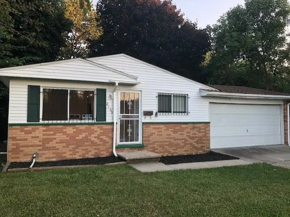 2163 Armstrong Rd, Mount Morris, MI 48458