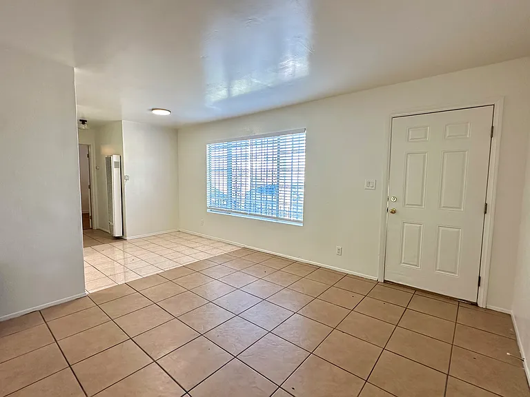 1495 Alamitos Ave #A — Photo 2