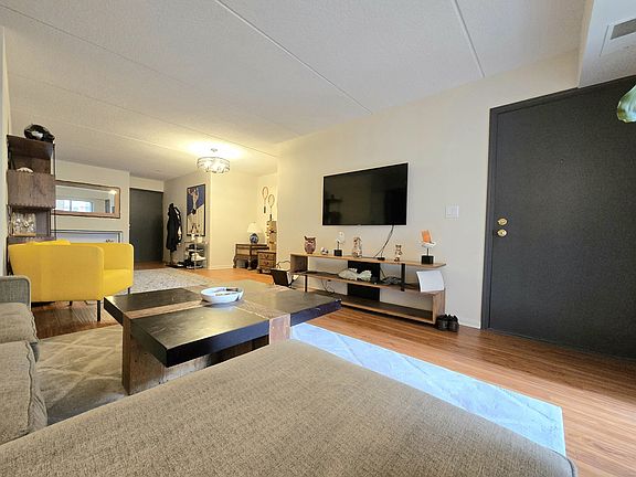 4th image of 8710 W Evelyn Ln APT 104