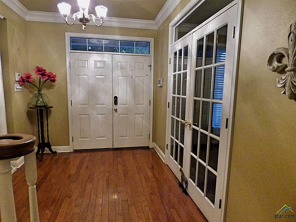 3rd image of 503 Redfearn Ct