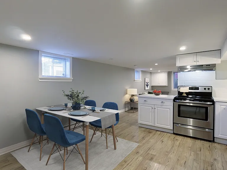 2 Howard Cres #2 — Photo 7