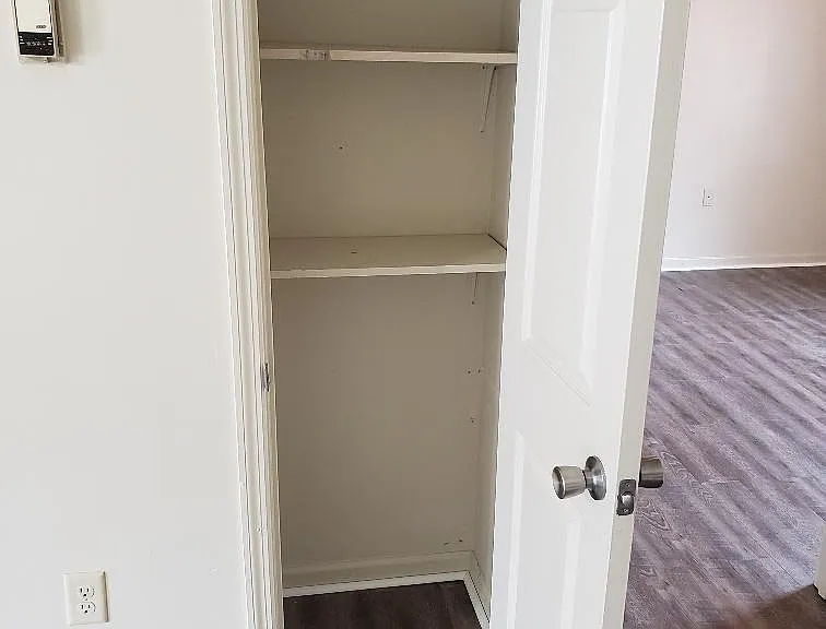 230 Lanier Dr #215 — Photo 14