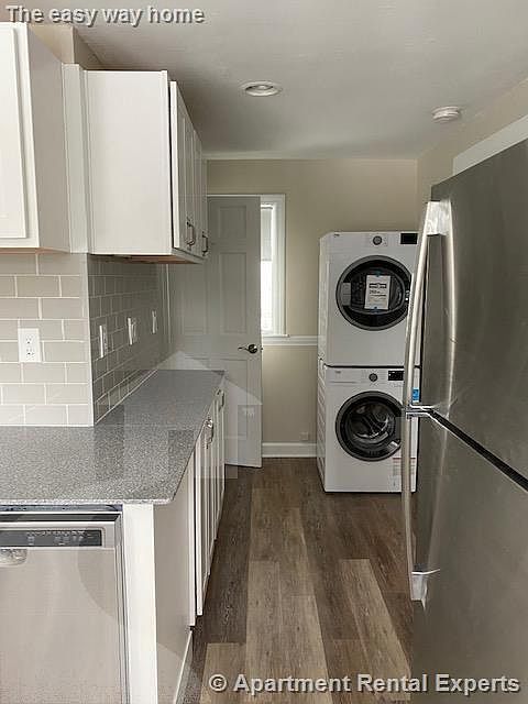 1st image of 20 Reed St #2