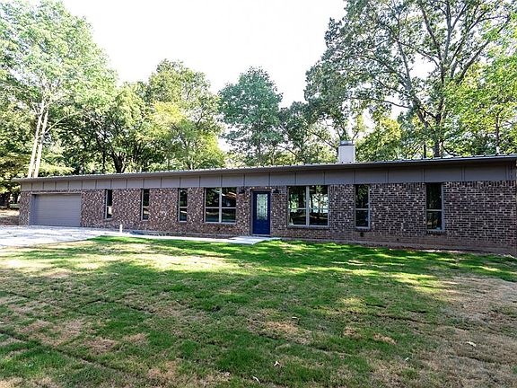 2nd image of 313 Lakeside Dr