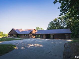 18057 Cemetery Rd, Carlinville, IL 62626