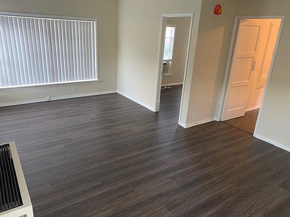 5th image of 1405 N Altadena Dr