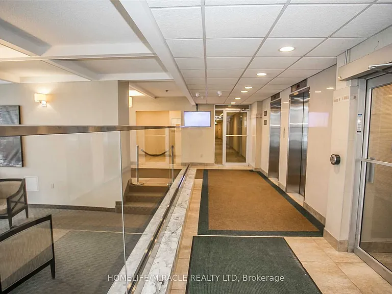 1625 Bloor St E — Photo 21