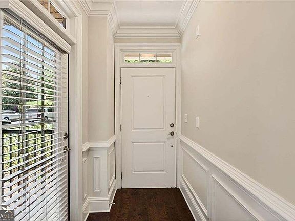 3rd image of 2300 Peachford Rd APT 4002