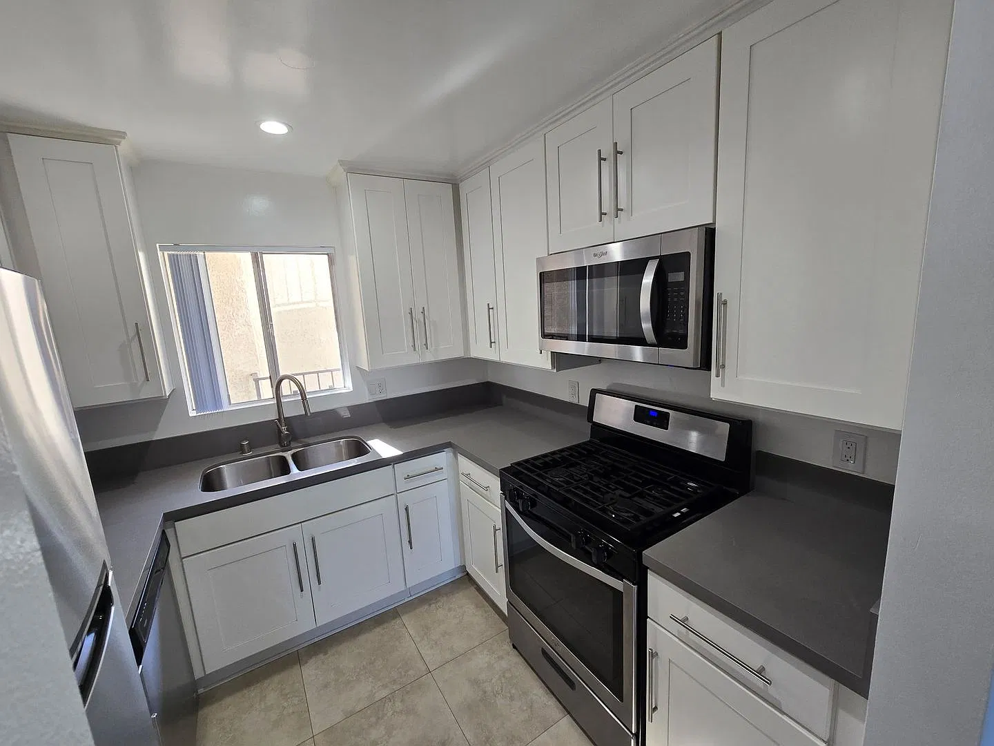 Oxford Villa Apartments — Photo 2