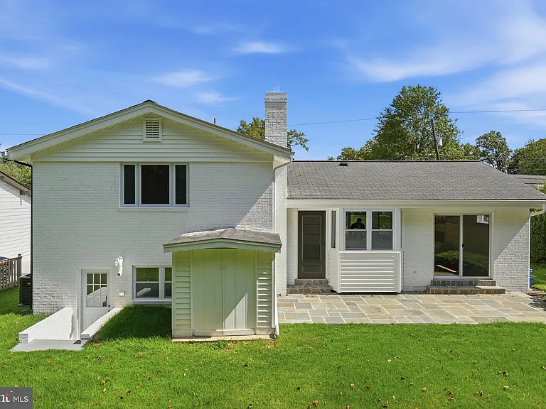 9831 Singleton Dr — Photo 31