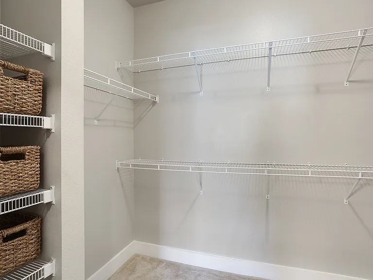 Creekside Crossing Apartments — Photo 16