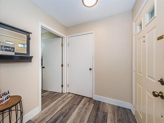 2nd image of 2555 Northfield Ln