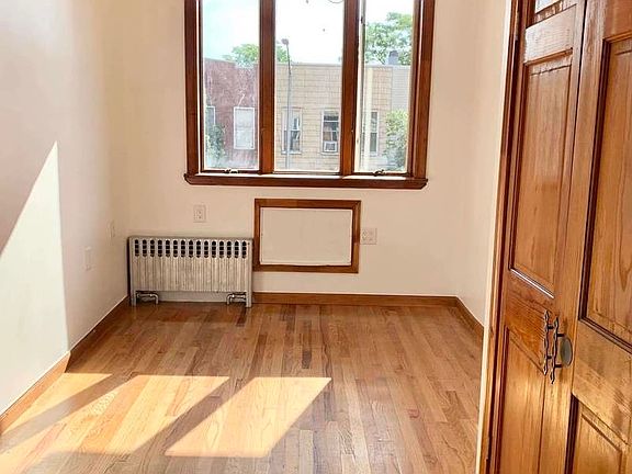 4th image of 89 Diamond St #C