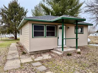 46860 Sycamore Dr, Bangor, MI 49013