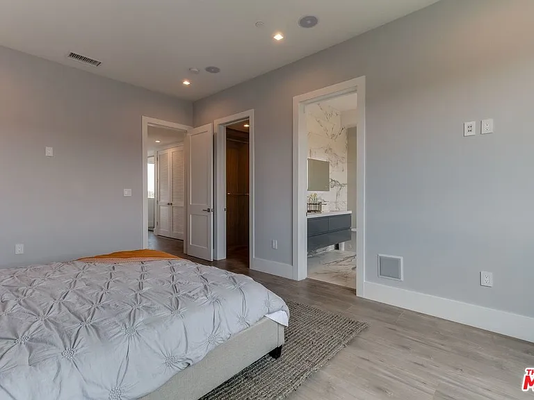 4830 1/2 W Pickford St — Photo 27