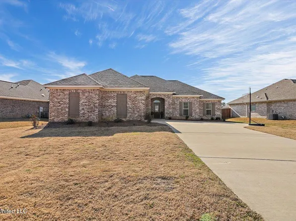 209 Chartleigh Cir, Canton, MS 39046