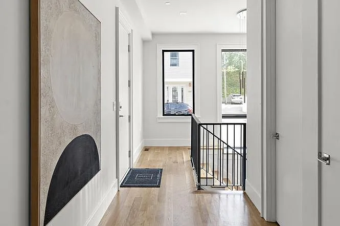 532 E 3rd St #1 — Photo 6
