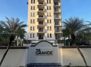 9021 SW 94th St APT 709, Miami, FL 33176