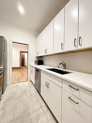 5th image of 161 E 81st St #2E