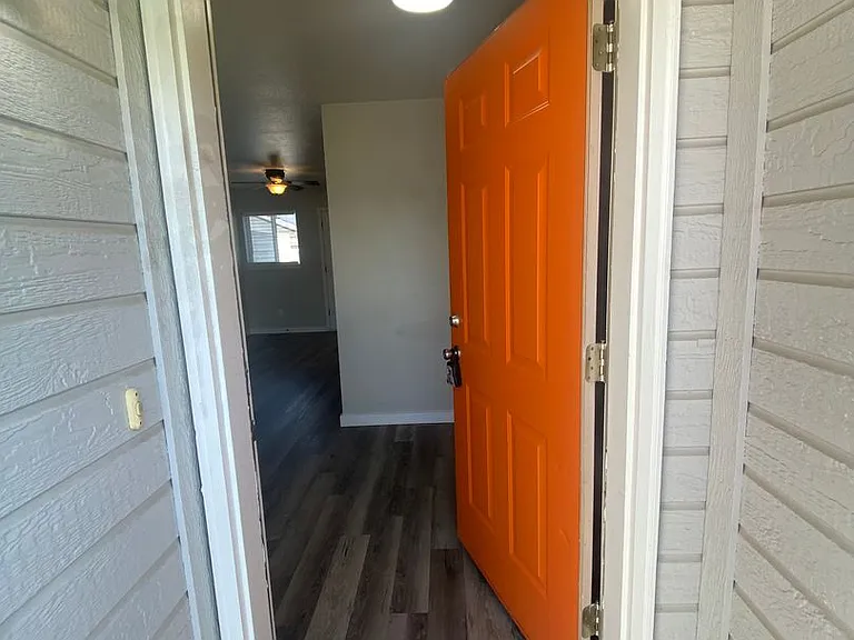 1207 S Ivy St — Photo 4