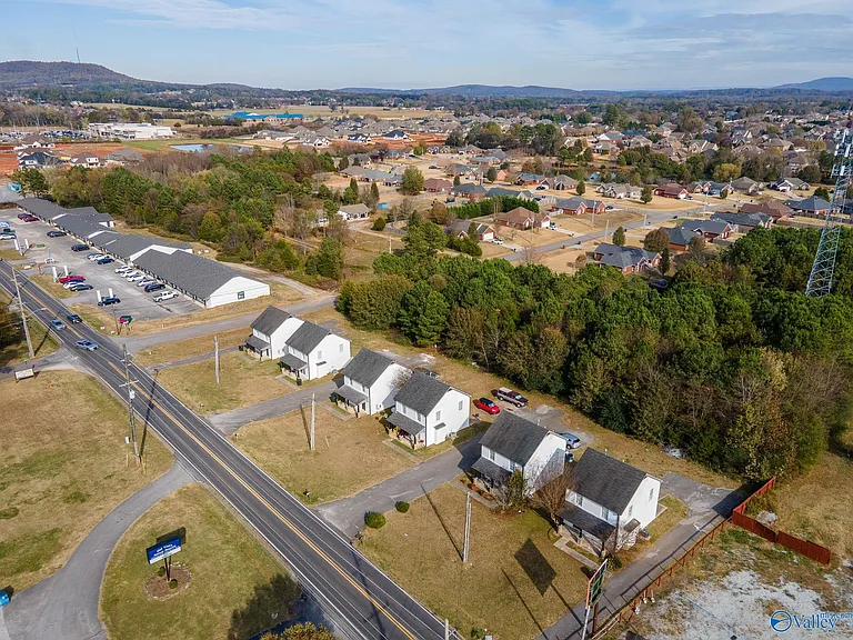 6975 Wall Triana Hwy — Photo 24