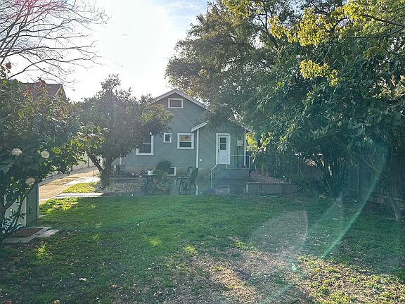 4th image of 1770 N Los Robles Ave