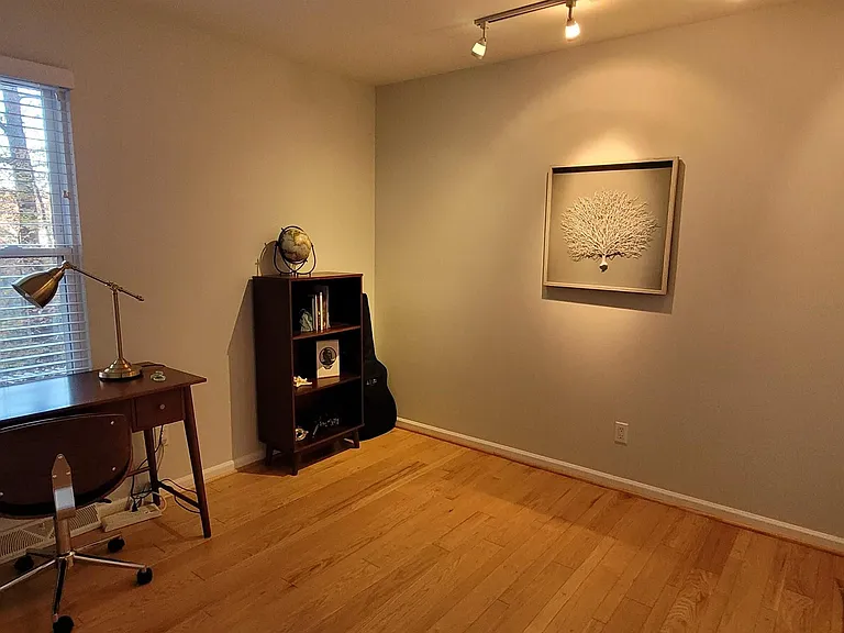 102 Slate Pl — Photo 3