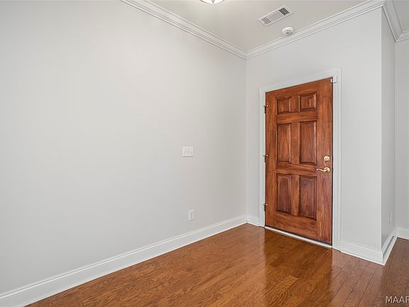 3rd image of 5540 Ash Grove Cir